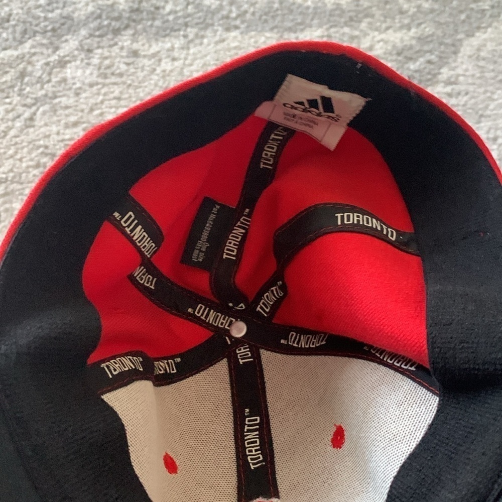 Toronto FC Red Baseball Cap - Picture 7 of 8